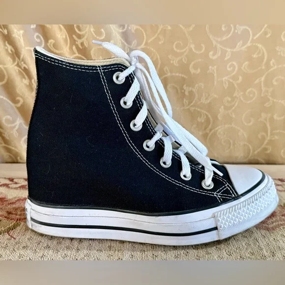 Converse Women's Chuck Taylor All Star Wedge Platform Black & White Sneaker Sz 7 - Picture 13 of 14